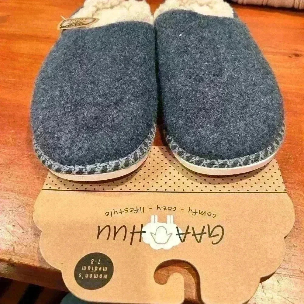 Gaa-Huu faux fur cozy slippers women Size Medium 7-8 Denim Blue New
